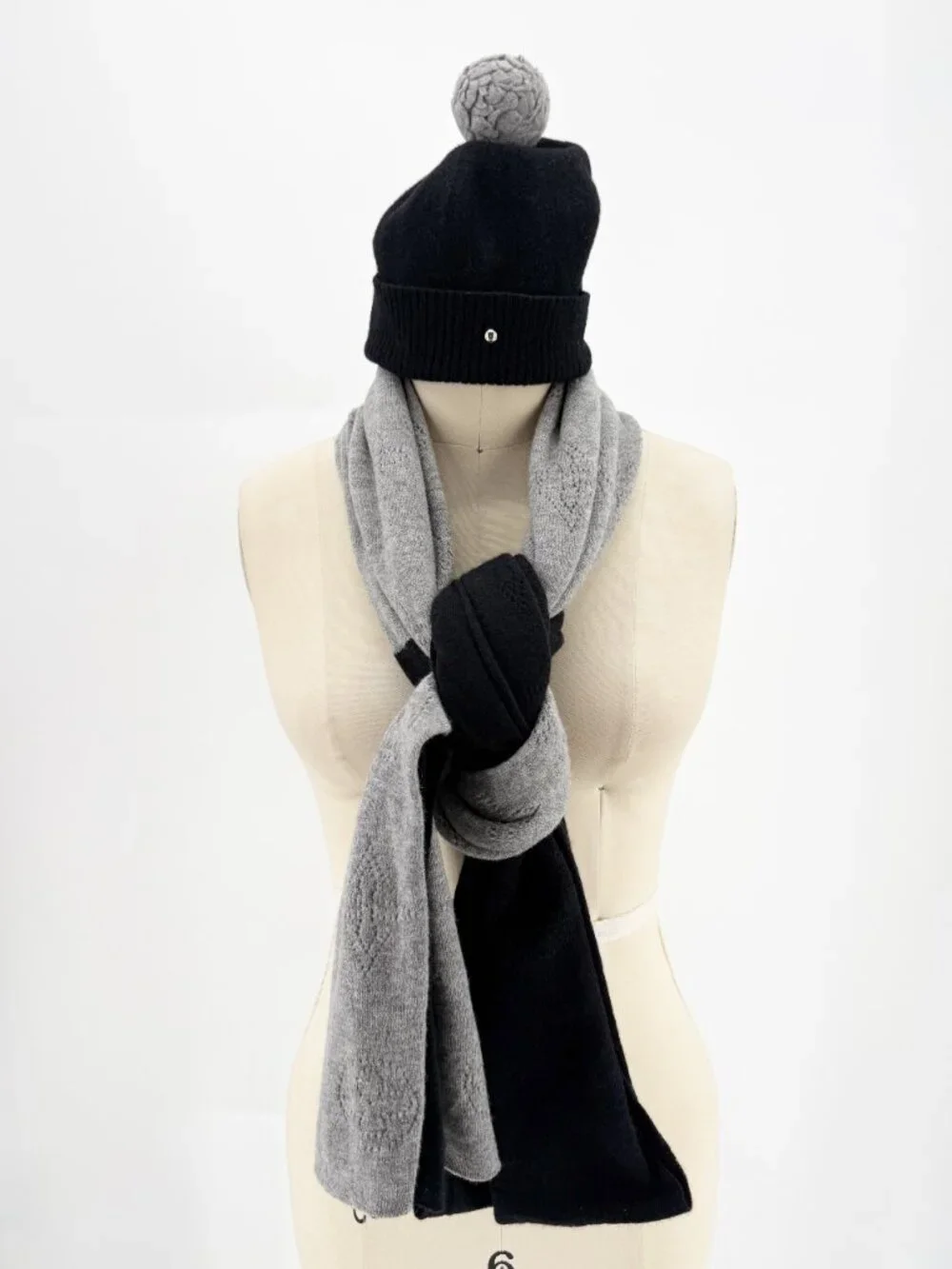 Louise Vuitton LV Women's Wool Black & Grey Logo Colorway Scarf